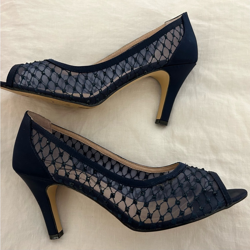 Nina Navy Blue Fanya heels Size 8